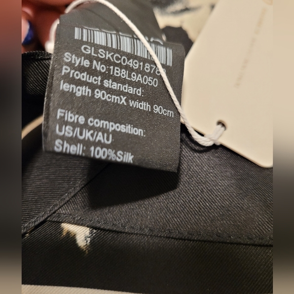 14 Momme Silk Scarf 90 Square, NWT - Picture 6 of 6